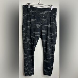 Athleta Ultimate Stash Pocket 7/8 Tight Leggings